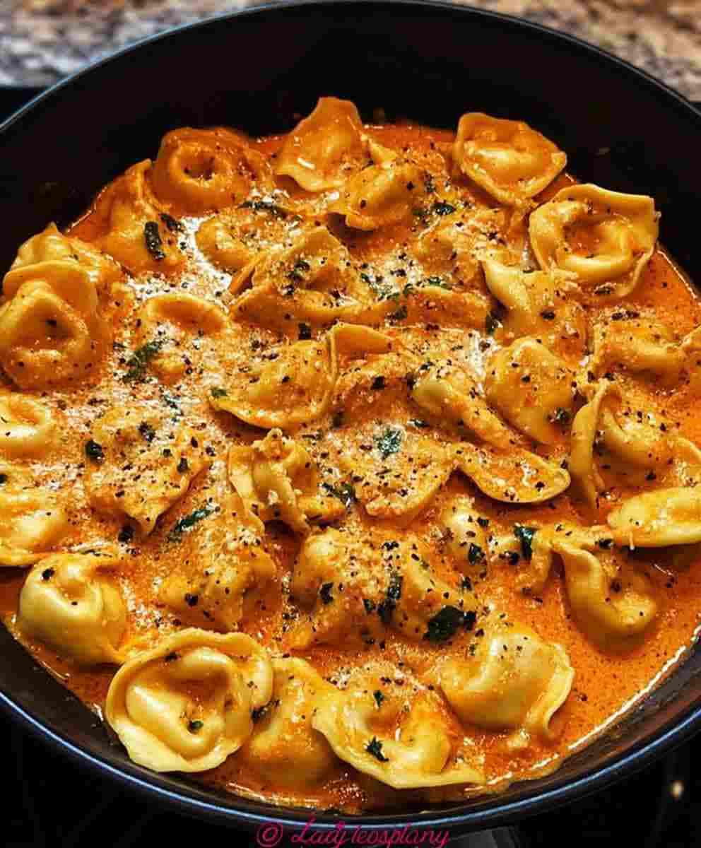 One-Pot Spicy Garlic Butter Chicken Tortellini